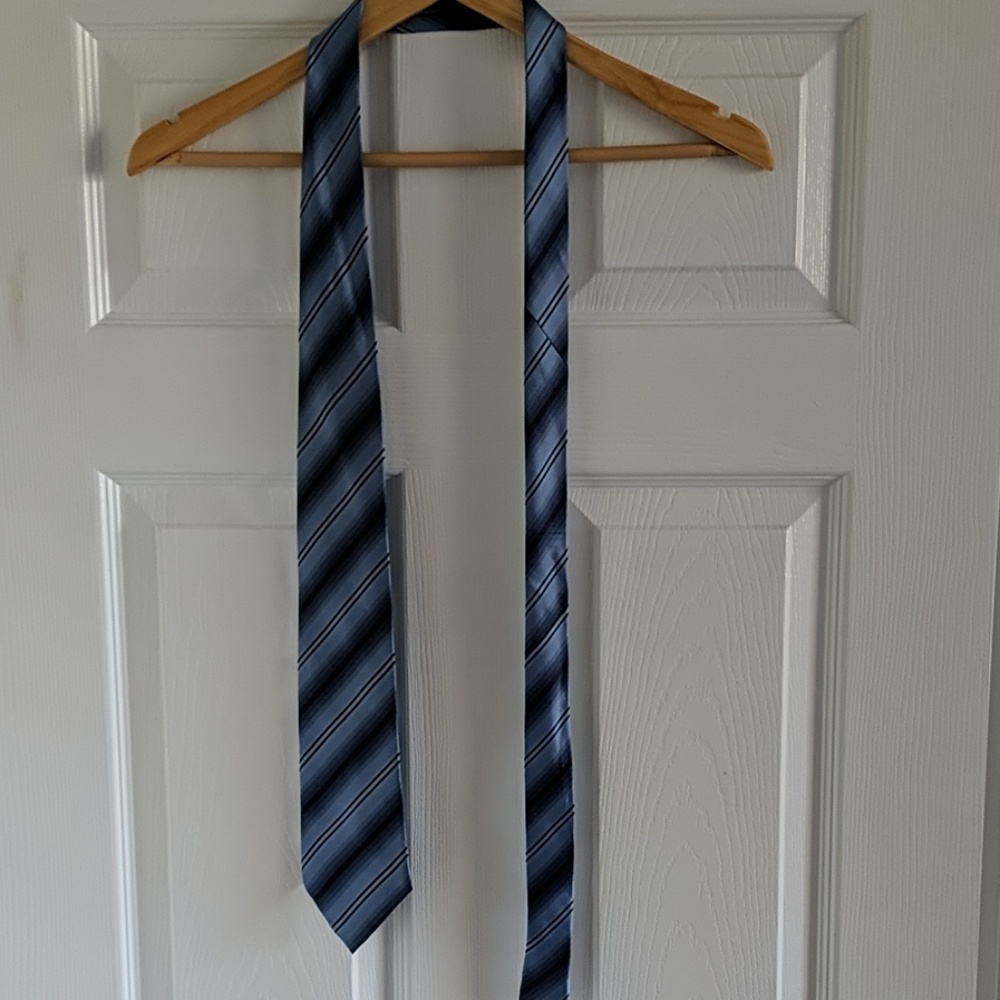Van Huesen tie